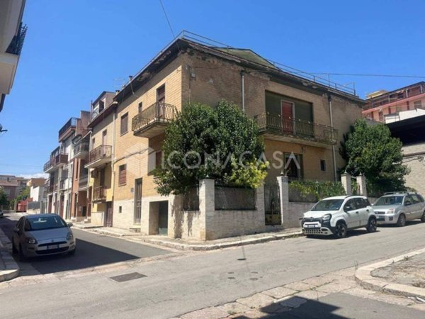 casa indipendente in vendita a Torremaggiore