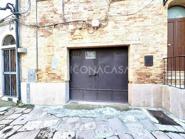 locale commerciale in vendita a Torremaggiore