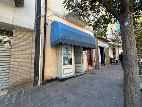 locale commerciale in vendita a Torremaggiore