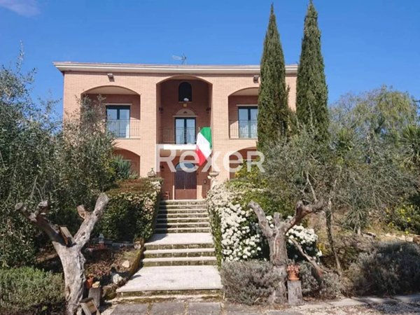 casa indipendente in vendita a Torremaggiore