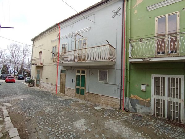 intera palazzina in vendita a Troia