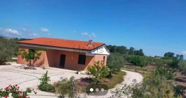 casa indipendente in vendita a Troia