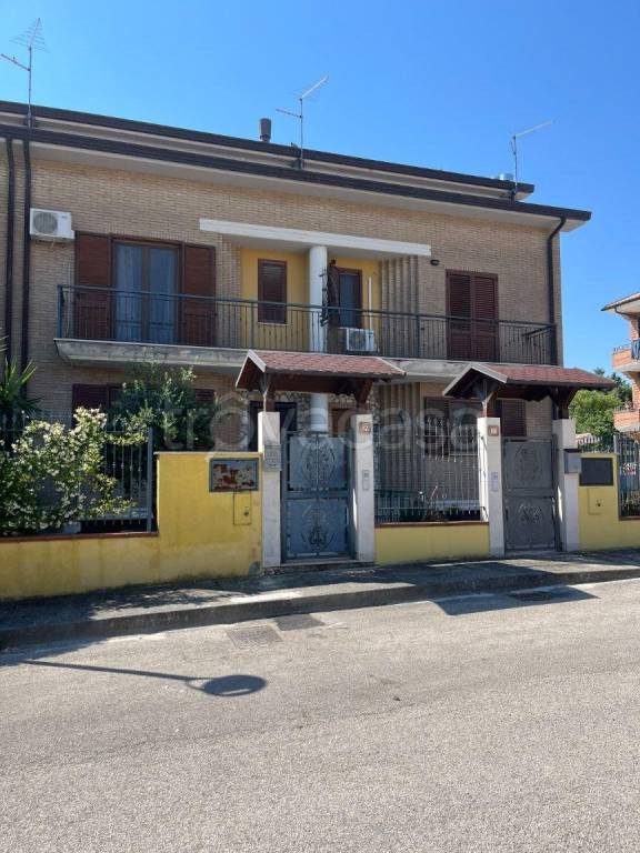 casa indipendente in vendita a Troia