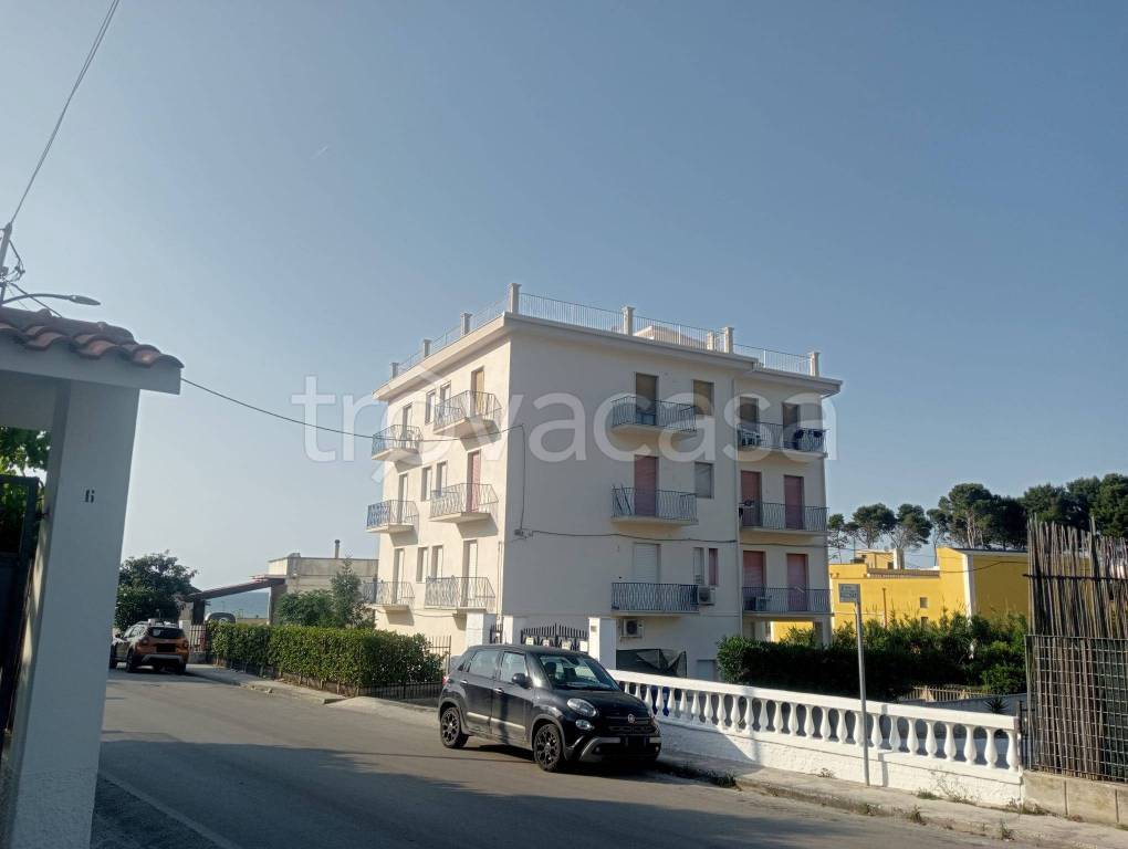 appartamento in vendita a Vico del Gargano in zona San Menaio