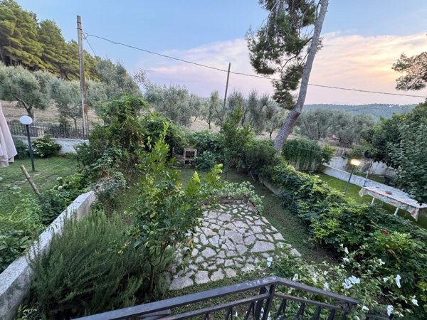 casa indipendente in vendita a Vico del Gargano