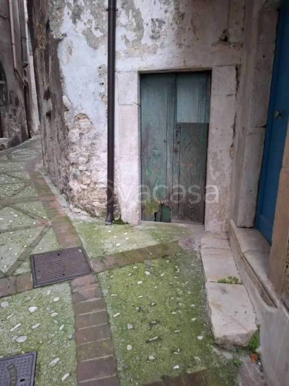 locale commerciale in vendita a Vico del Gargano