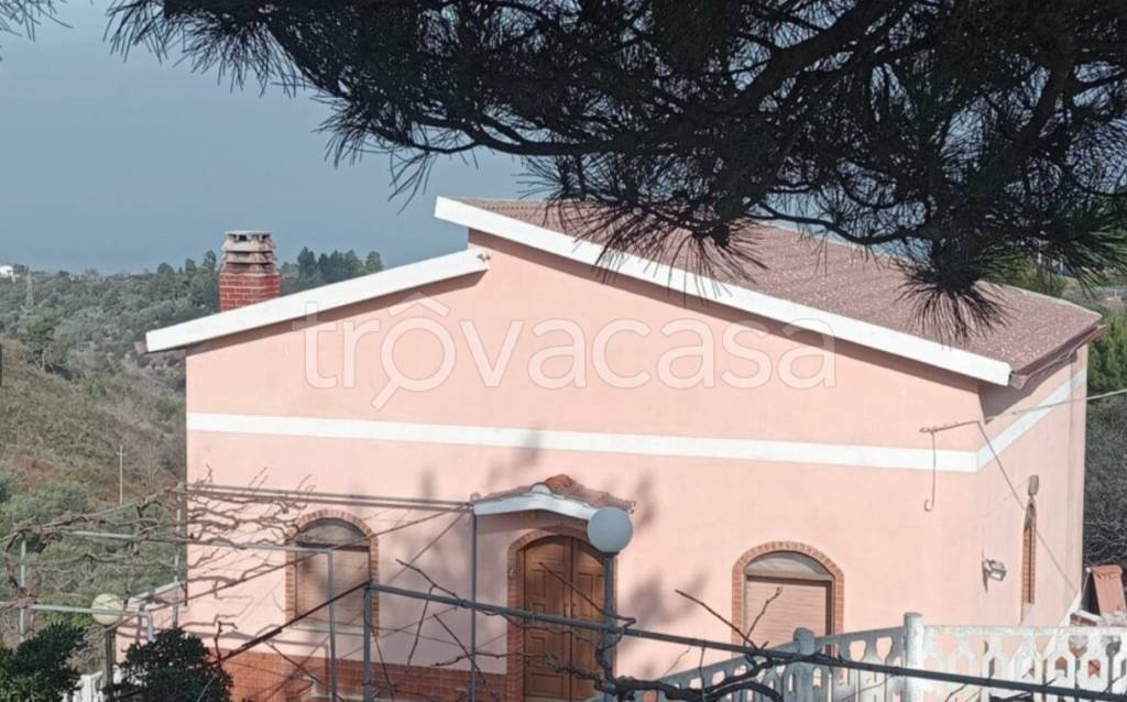 casa indipendente in vendita a Vico del Gargano