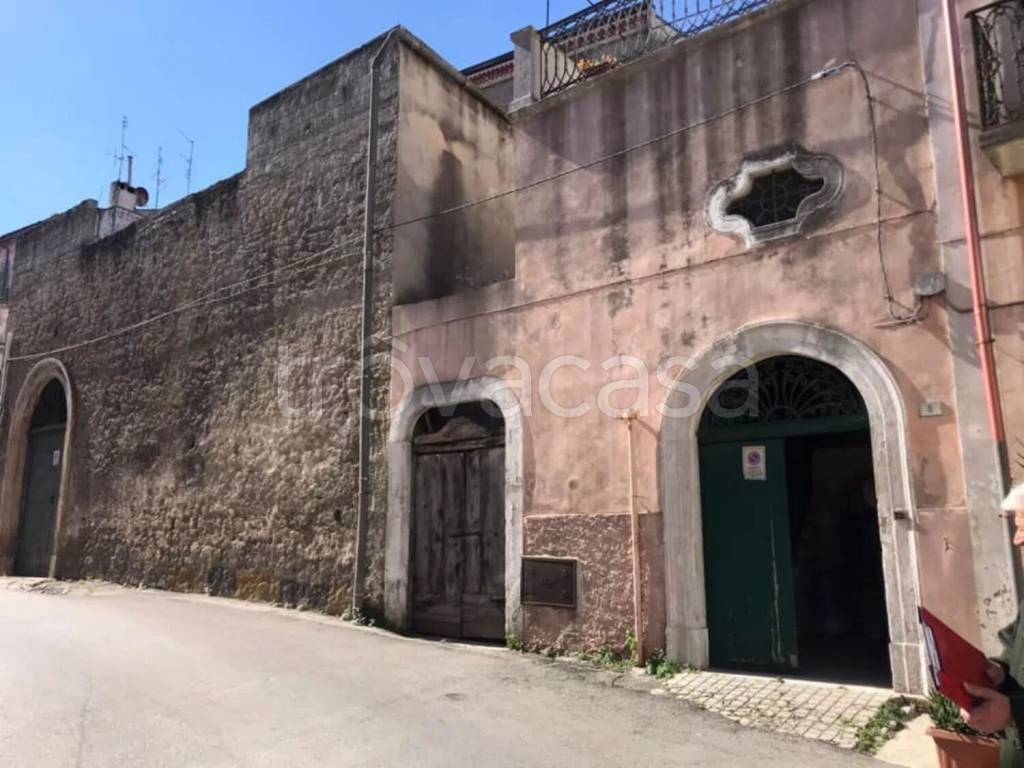 casa indipendente in vendita a Vico del Gargano