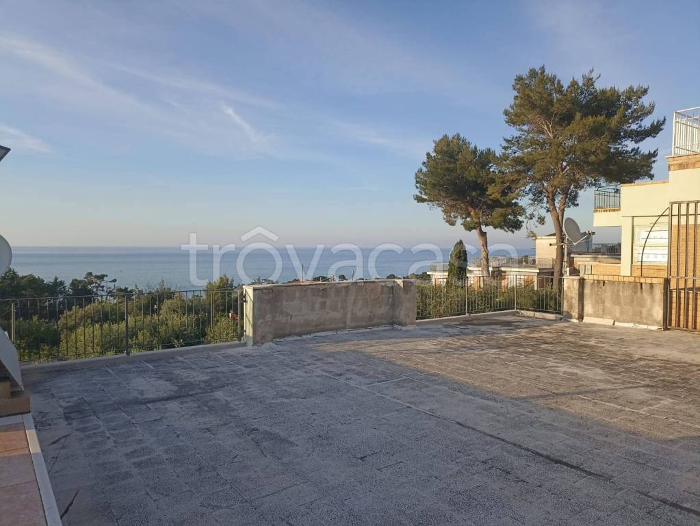 appartamento in vendita a Vico del Gargano in zona San Menaio