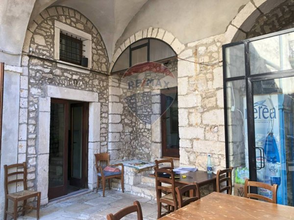 negozio in vendita a Vico del Gargano