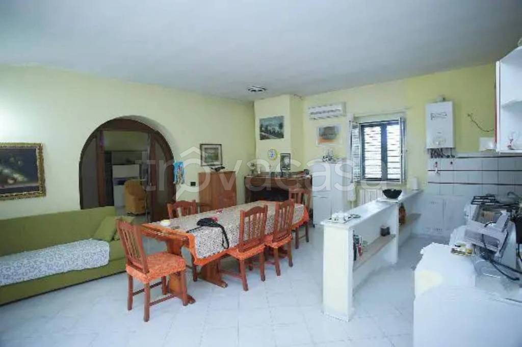 casa indipendente in vendita a Vico del Gargano