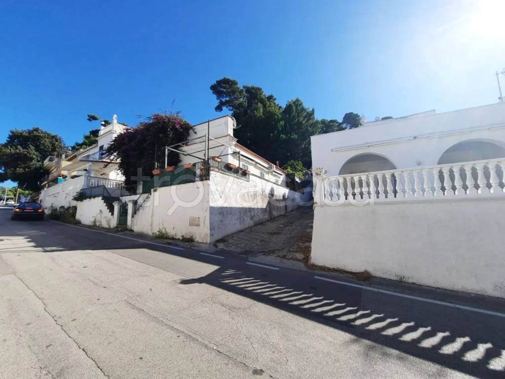 appartamento in vendita a Vico del Gargano in zona San Menaio