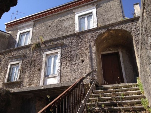casa indipendente in vendita a Vico del Gargano
