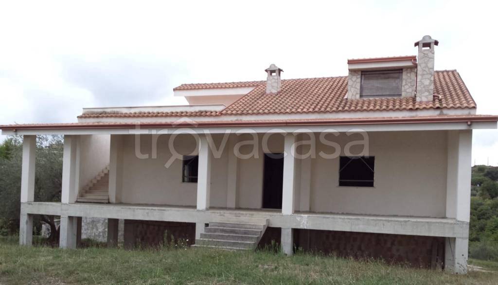 casa indipendente in vendita a Vico del Gargano