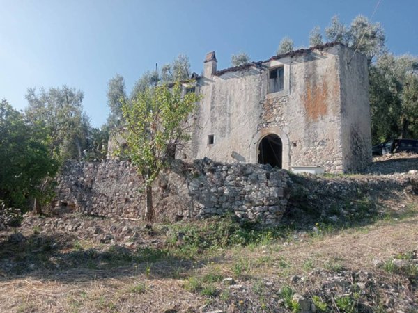 casa indipendente in vendita a Vico del Gargano