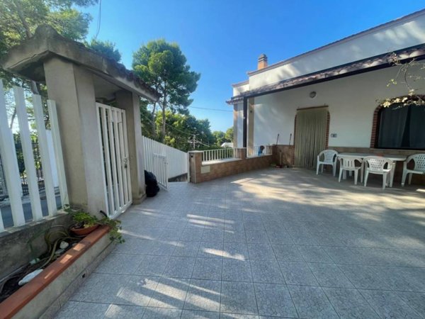 appartamento in vendita a Vico del Gargano in zona San Menaio