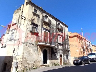intera palazzina in vendita a Vico del Gargano