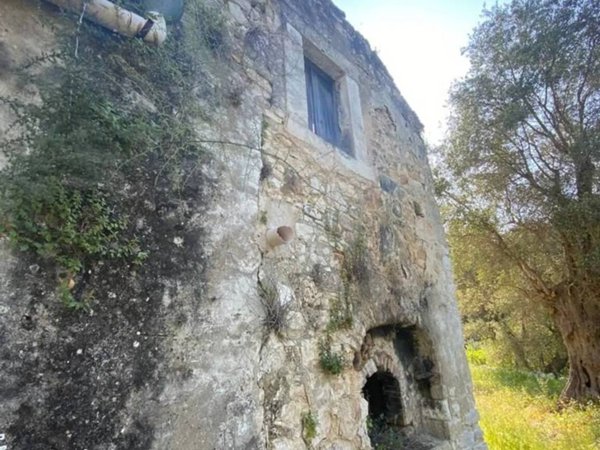 casa indipendente in vendita a Vico del Gargano