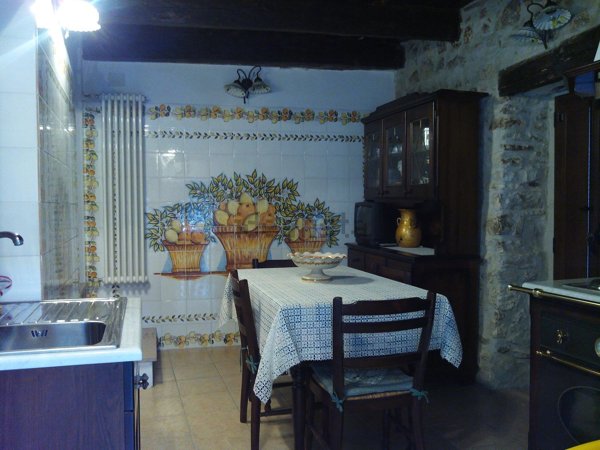 casa indipendente in vendita a Vico del Gargano