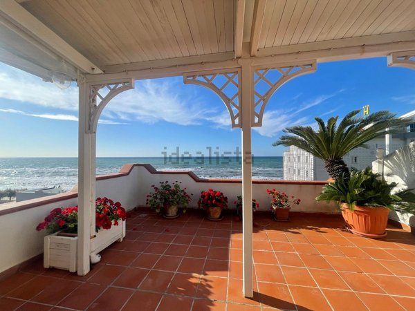 casa indipendente in vendita a Vico del Gargano in zona San Menaio