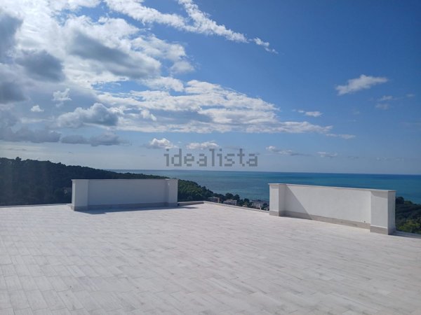 intera palazzina in vendita a Vico del Gargano in zona San Menaio