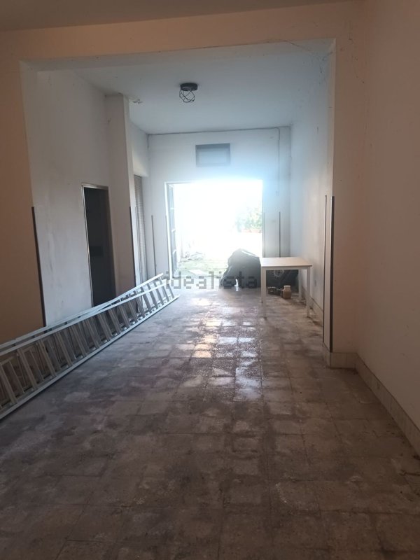 locale di sgombero in vendita a Vico del Gargano