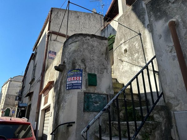 casa indipendente in vendita a Vico del Gargano