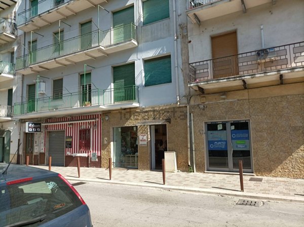 negozio in vendita a Vico del Gargano