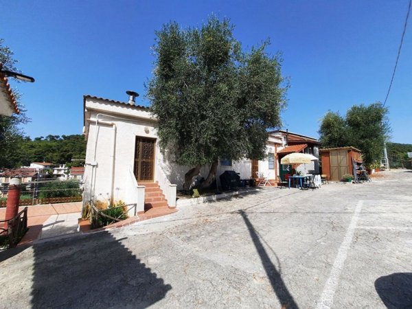 appartamento in vendita a Vico del Gargano in zona San Menaio