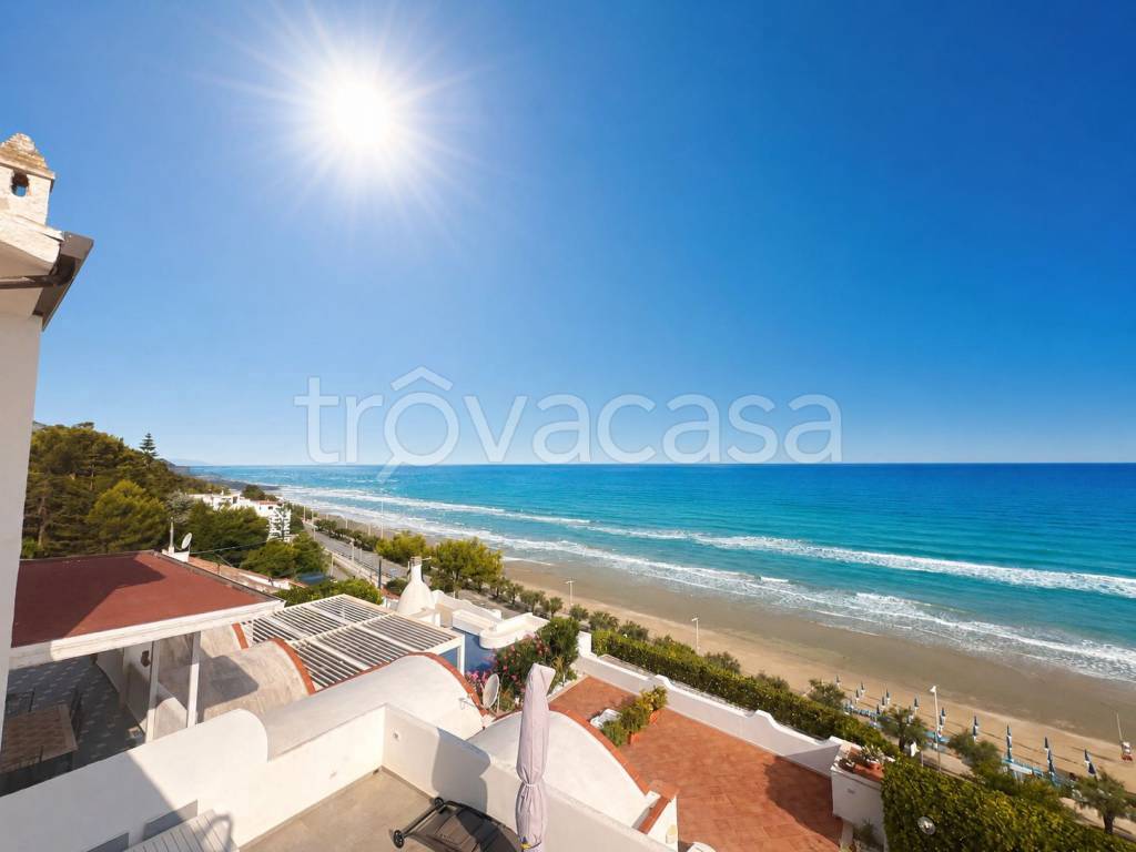 appartamento in vendita a Vico del Gargano in zona San Menaio