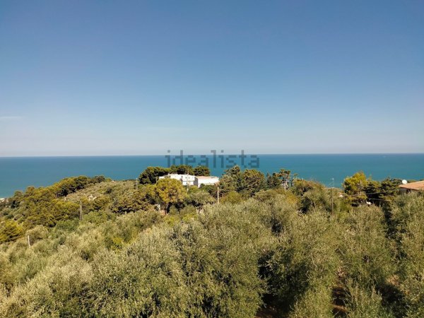 appartamento in vendita a Vico del Gargano in zona San Menaio