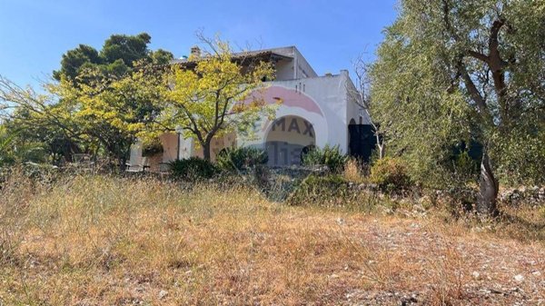casa indipendente in vendita a Vieste