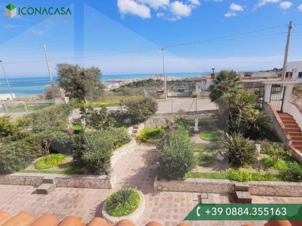 casa indipendente in vendita a Vieste