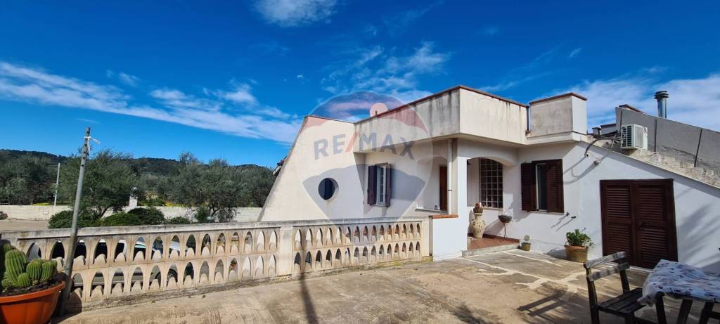 casa indipendente in vendita a Vieste