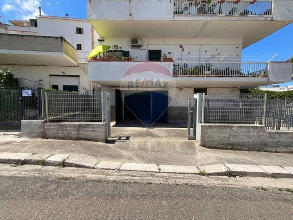 locale commerciale in vendita a Vieste