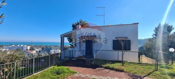 casa indipendente in vendita a Vieste