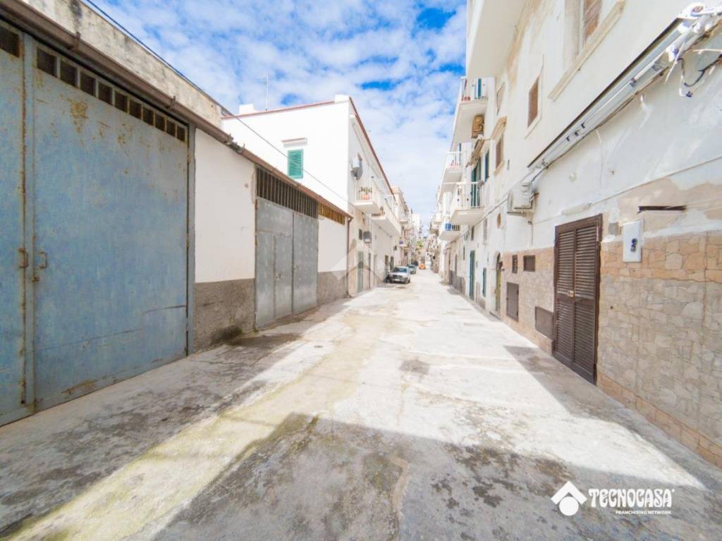 casa indipendente in vendita a Vieste