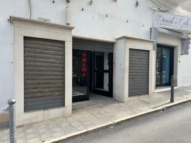 locale commerciale in vendita a Vieste