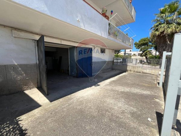 locale di sgombero in vendita a Vieste
