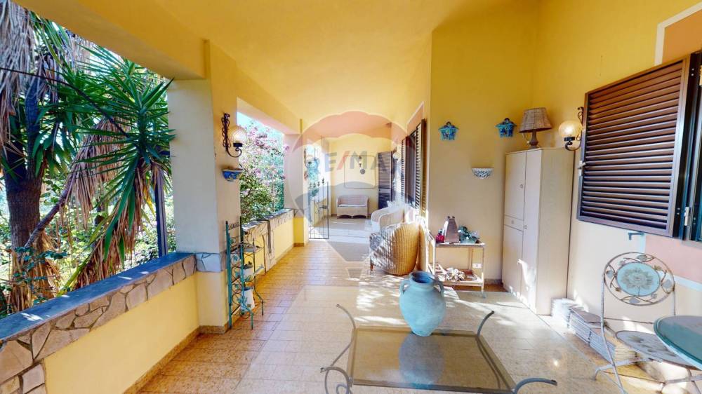 casa indipendente in vendita a Vieste