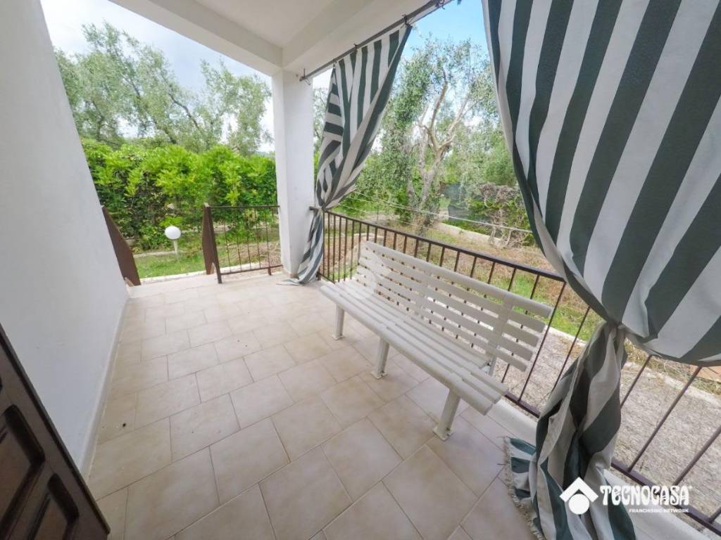 casa indipendente in vendita a Vieste
