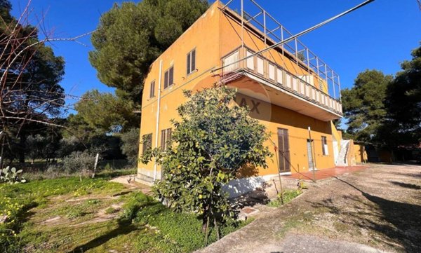 casa indipendente in vendita a Vieste
