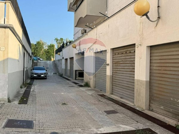 locale di sgombero in vendita a Vieste