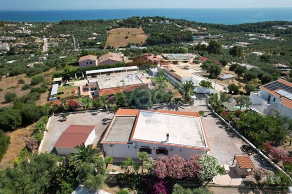 casa indipendente in vendita a Vieste