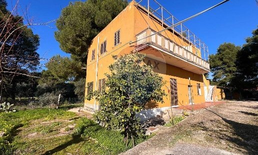 casa indipendente in vendita a Vieste