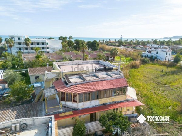 casa indipendente in vendita a Vieste