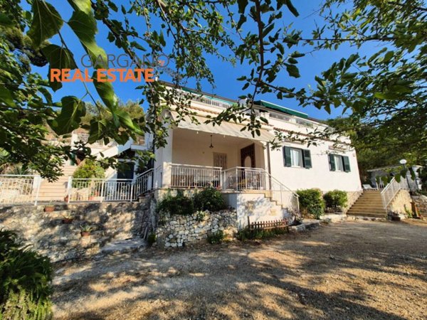 casa indipendente in vendita a Vieste