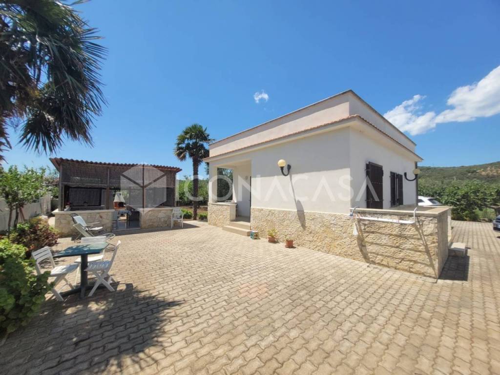 casa indipendente in vendita a Vieste