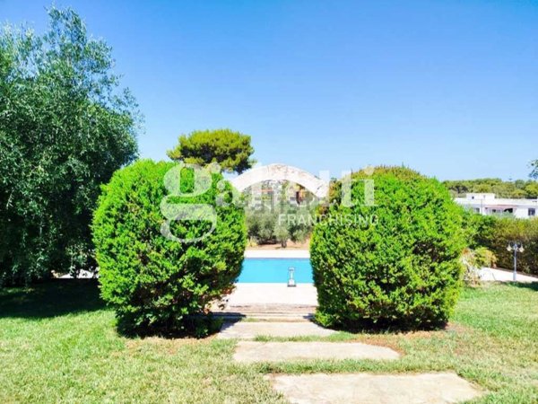 casa indipendente in vendita a Vieste