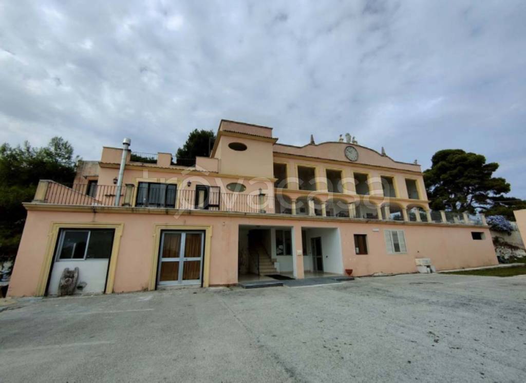 negozio in vendita a Vieste